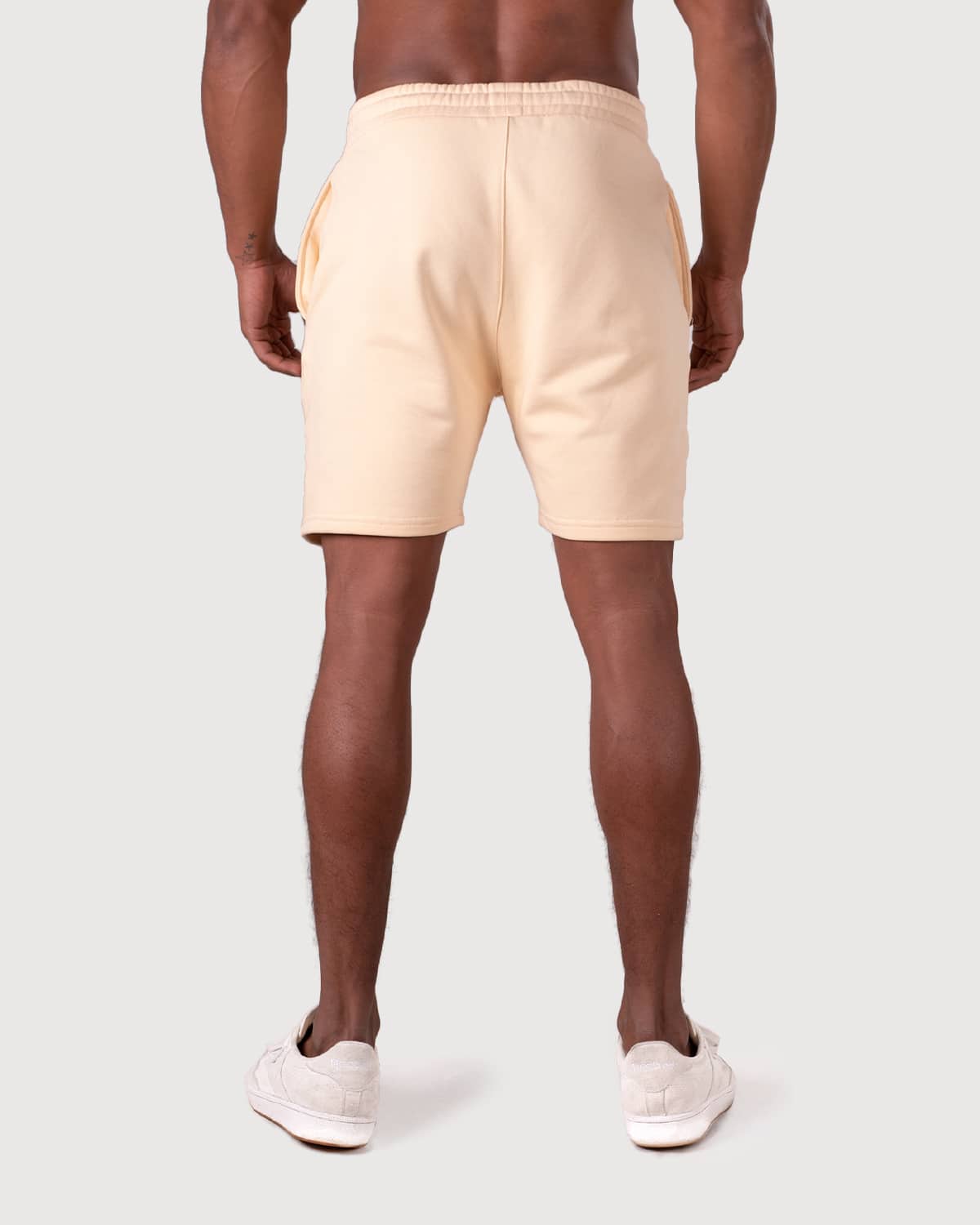 Essential Short - Cream