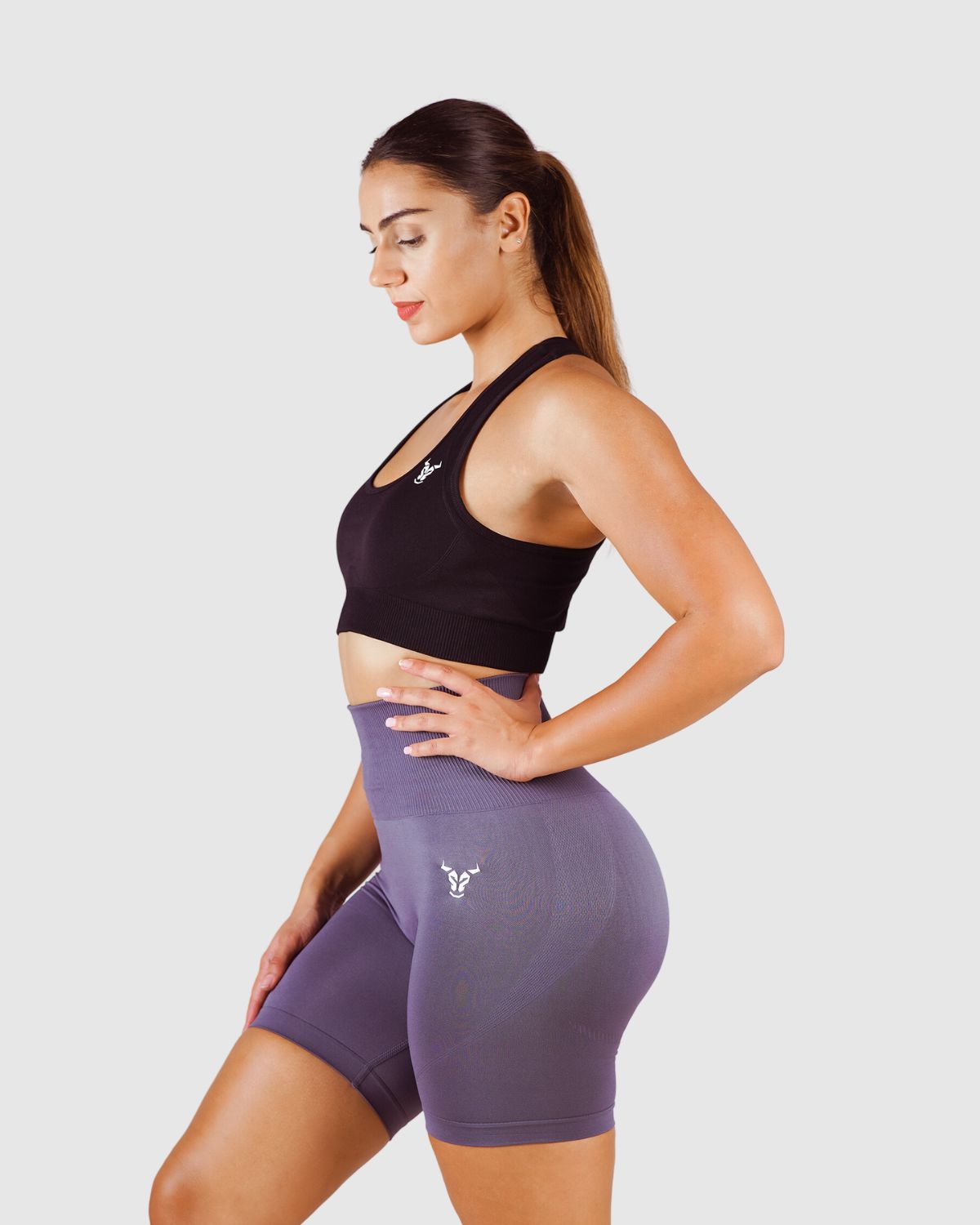 ايسنشال سيملس صدرية - أسود