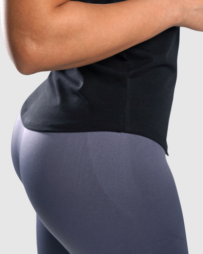 ايسنشال  تي شيرت للنساء - أسود