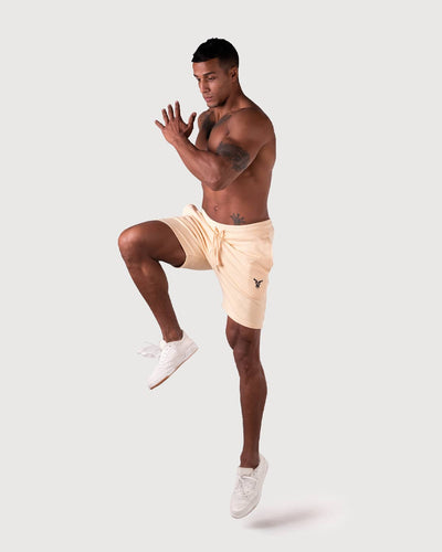 ايسنشال  شورت - كريمي 