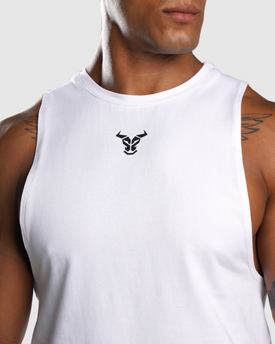 ايسنشال  فنيلة  - أبيض