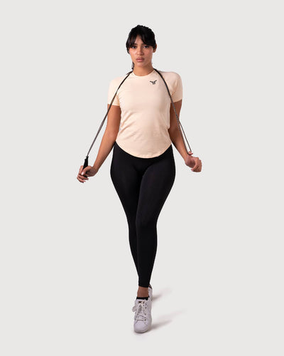 ايسنشال تي شيرت للنساء  - كريمي