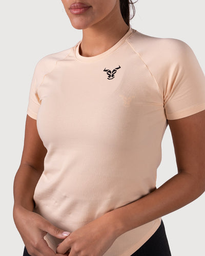 ايسنشال تي شيرت للنساء  - كريمي