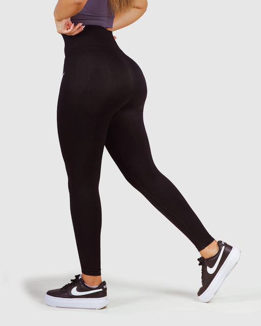 Essential Seamless Leggings - Savage And Black Strong –